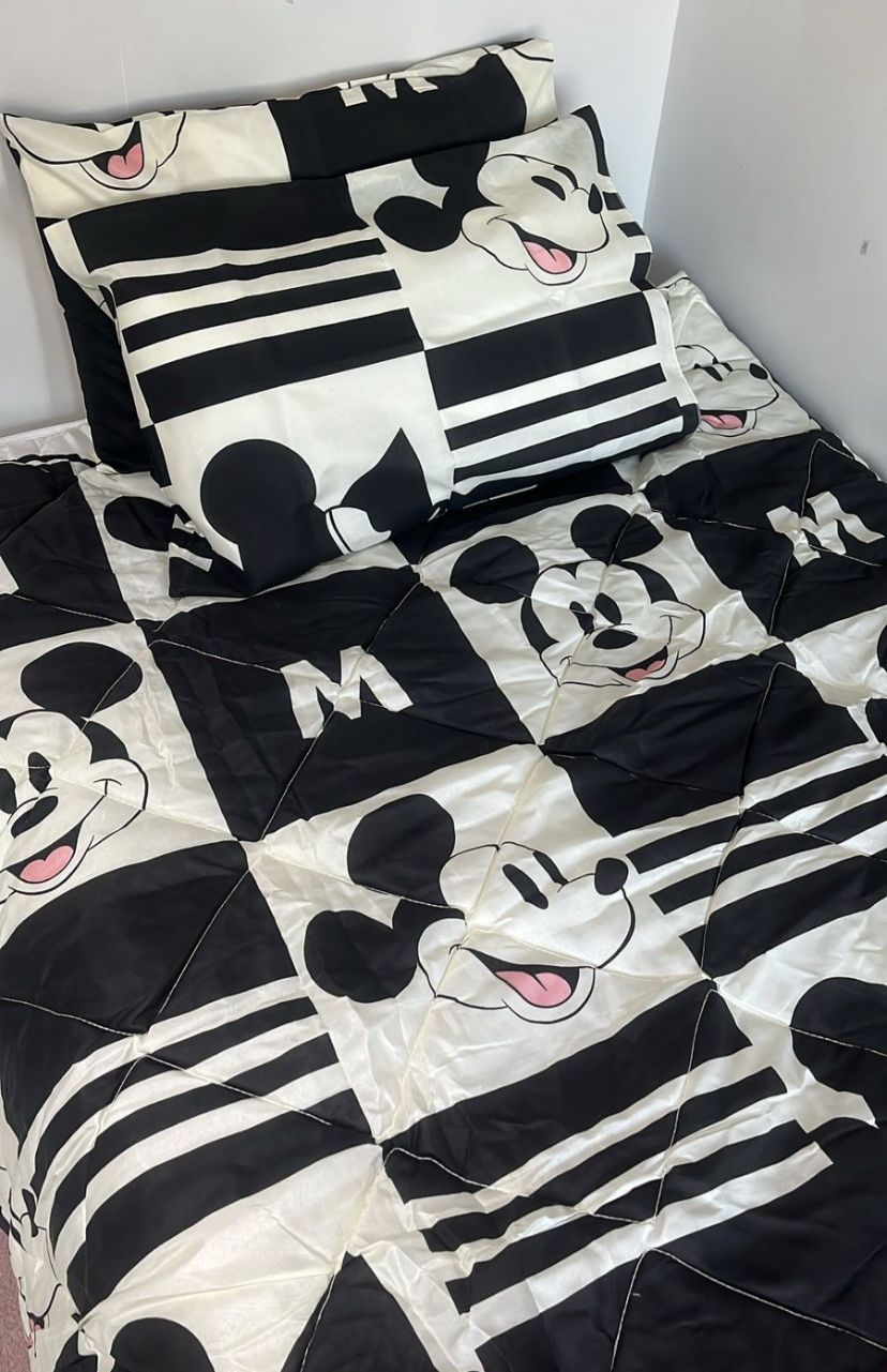 Minnie Mouse Comforter